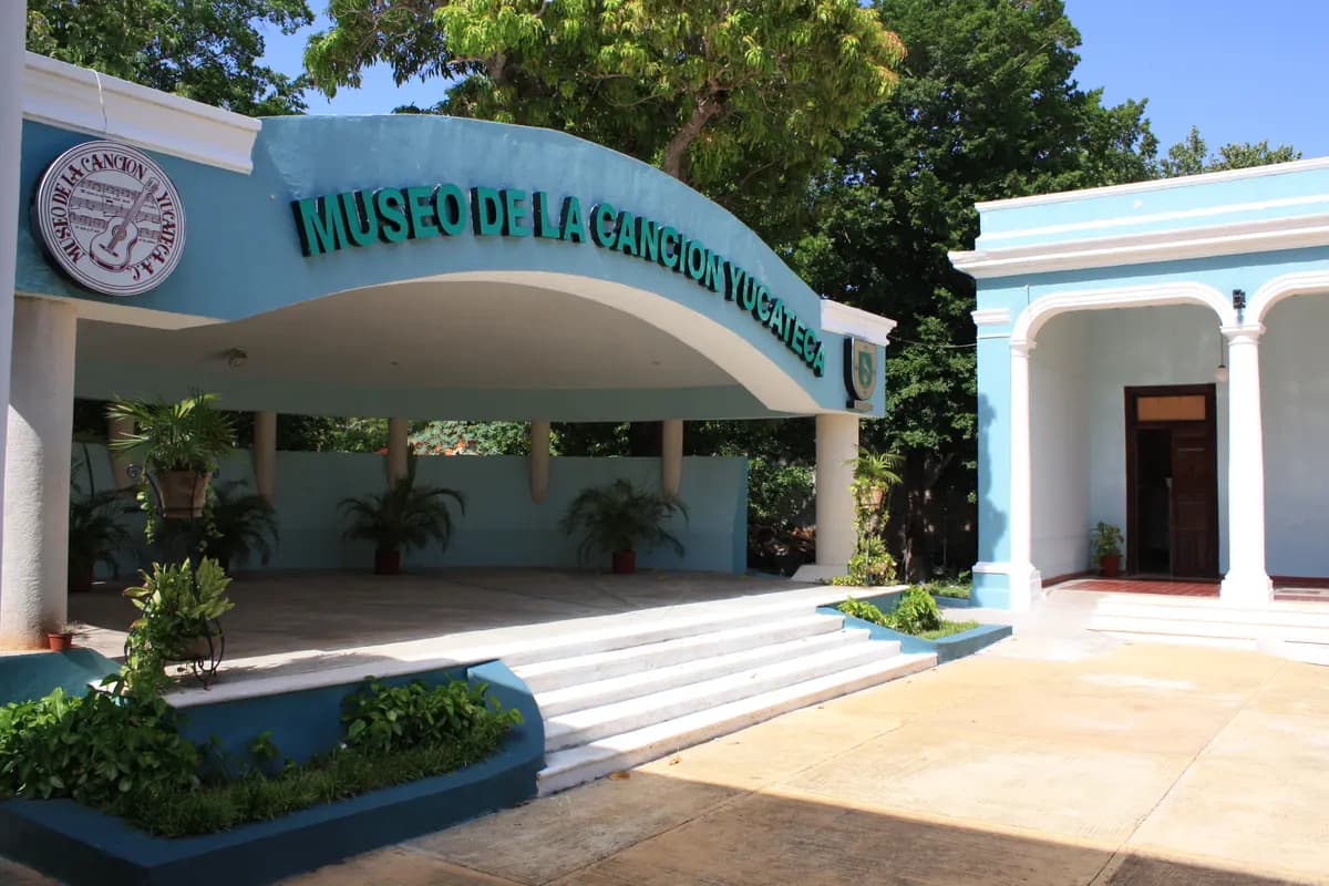 Bad Bunny, envuelto en polémica por letra de canción sobre Nodal y Cazzu